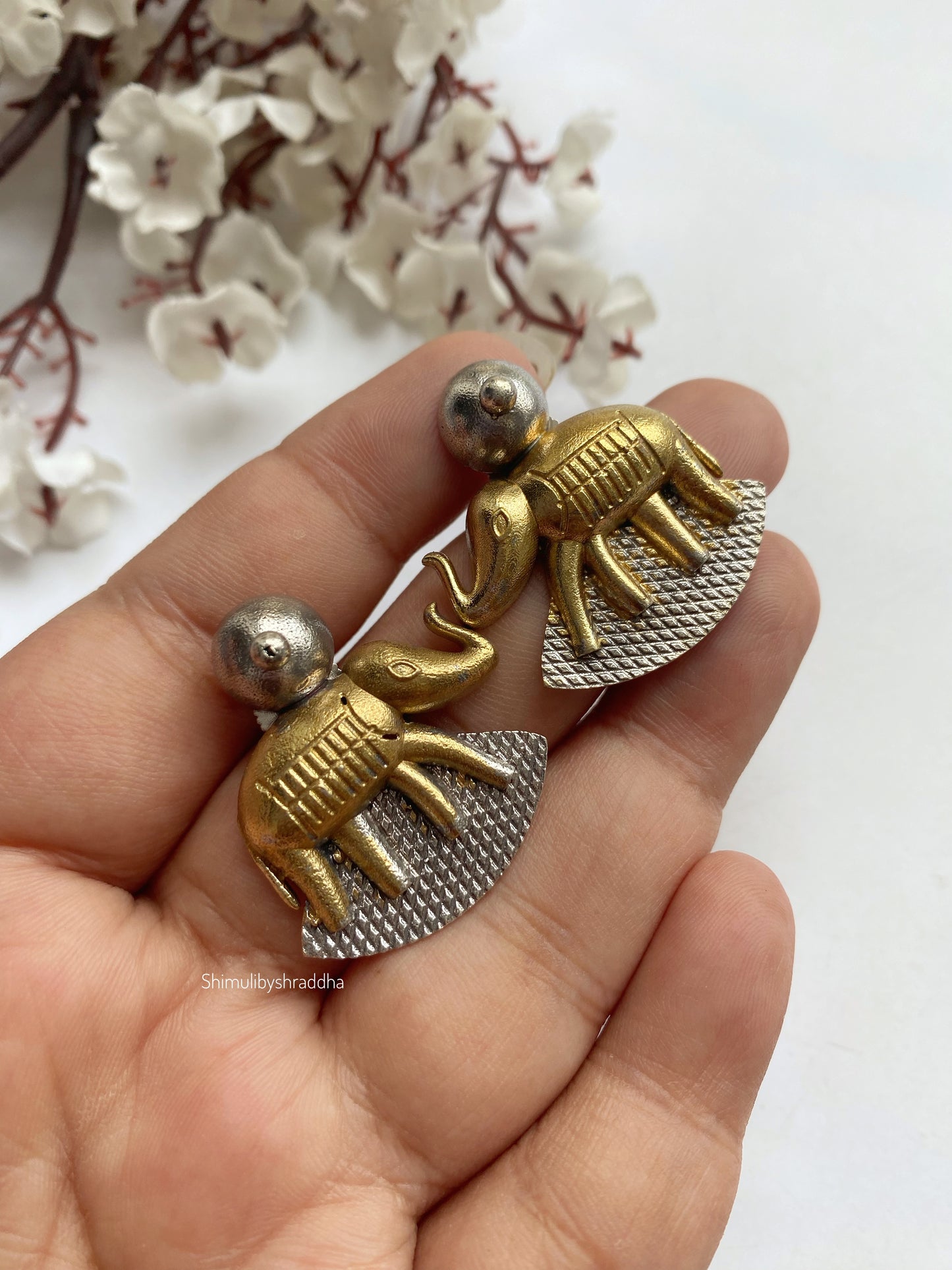 ERAVAT DUAL TONE STUD EARRINGS