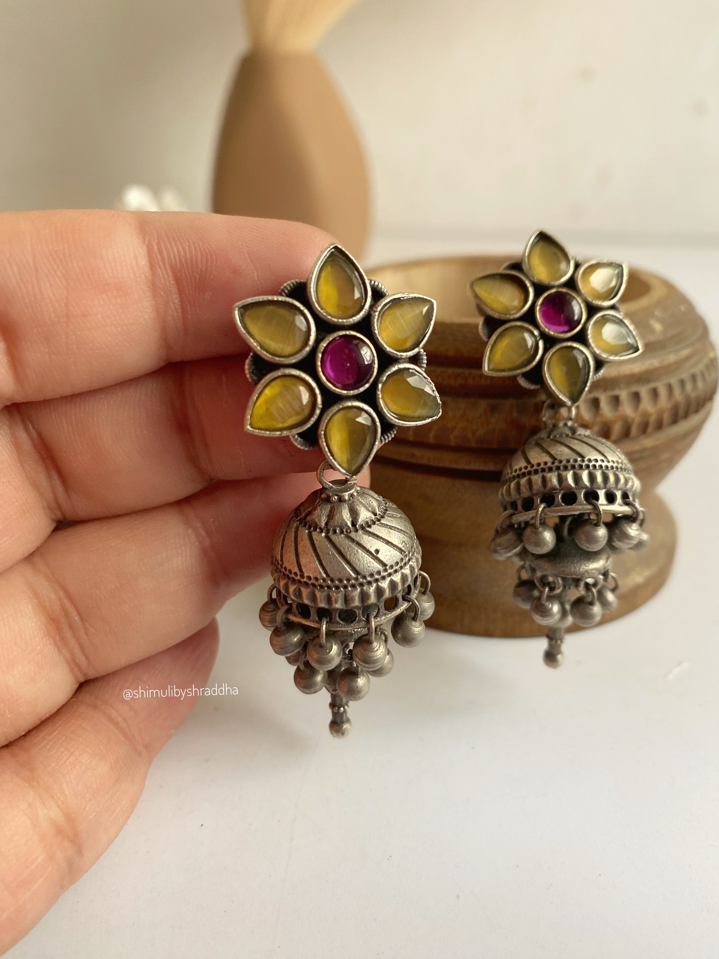 MRUDULA FLOWER JHUMKA