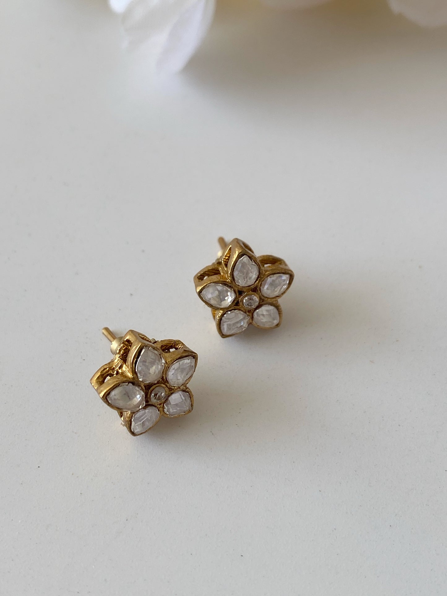PHOOL POLKI STUDS