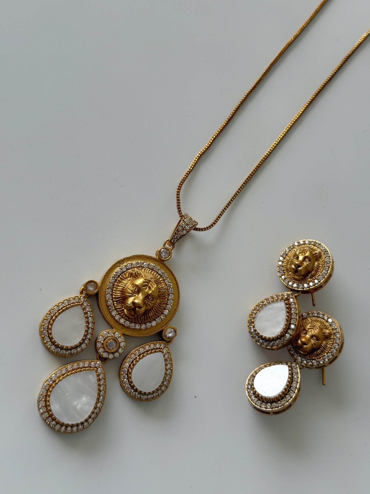 ROOHANI NECKLACE SET