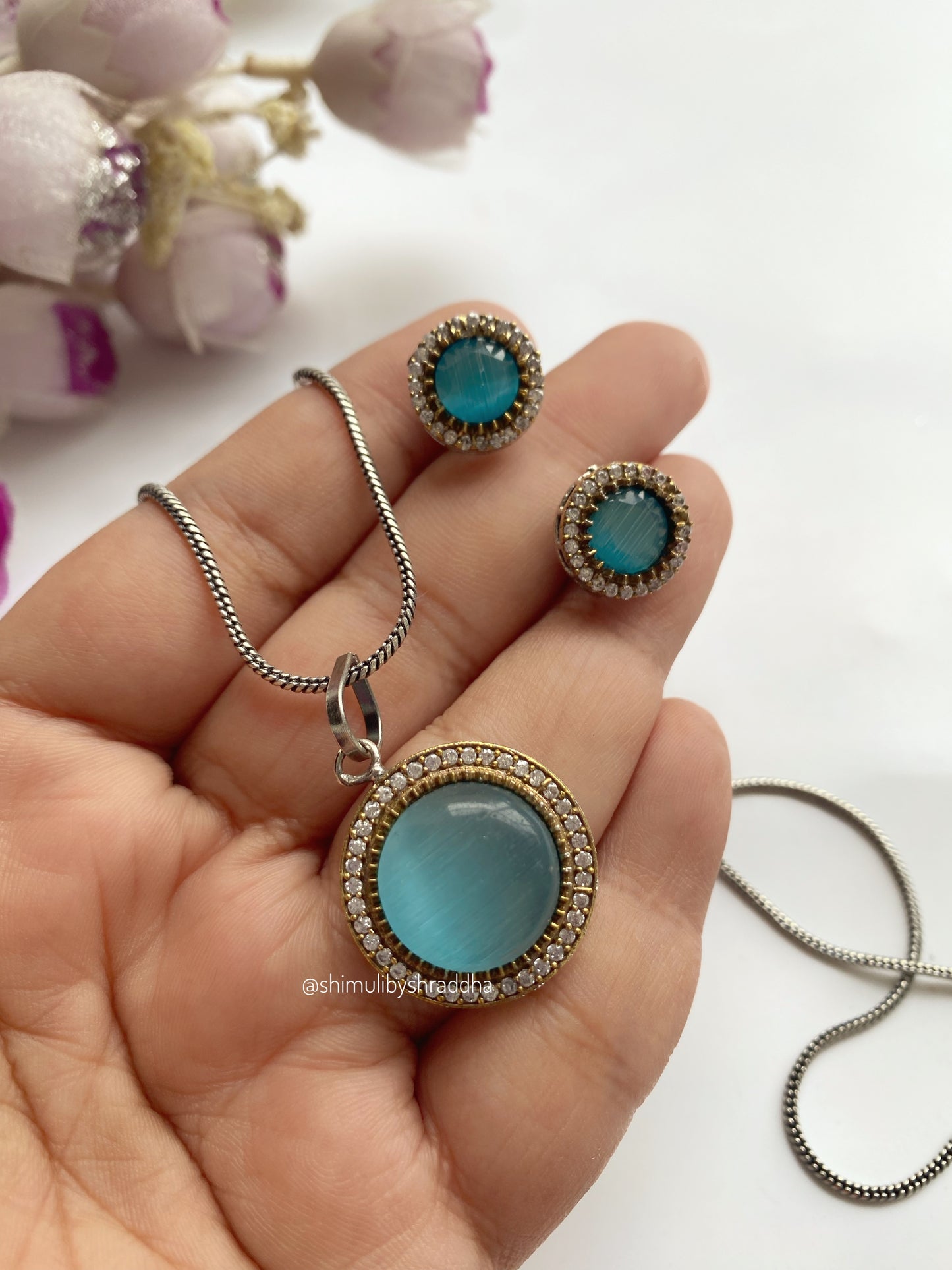 VARIKA DUAL TONE CHAIN SETS