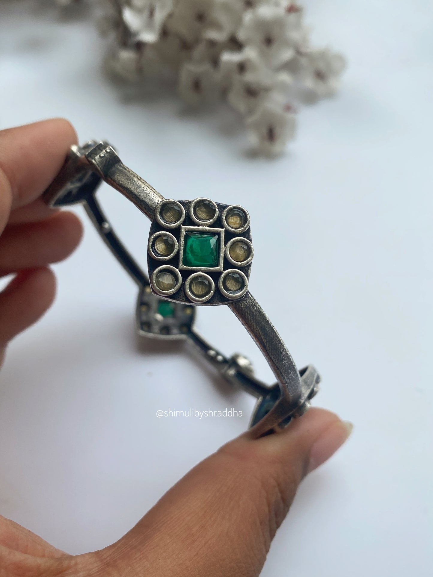 AANIKA STONE BANGLE