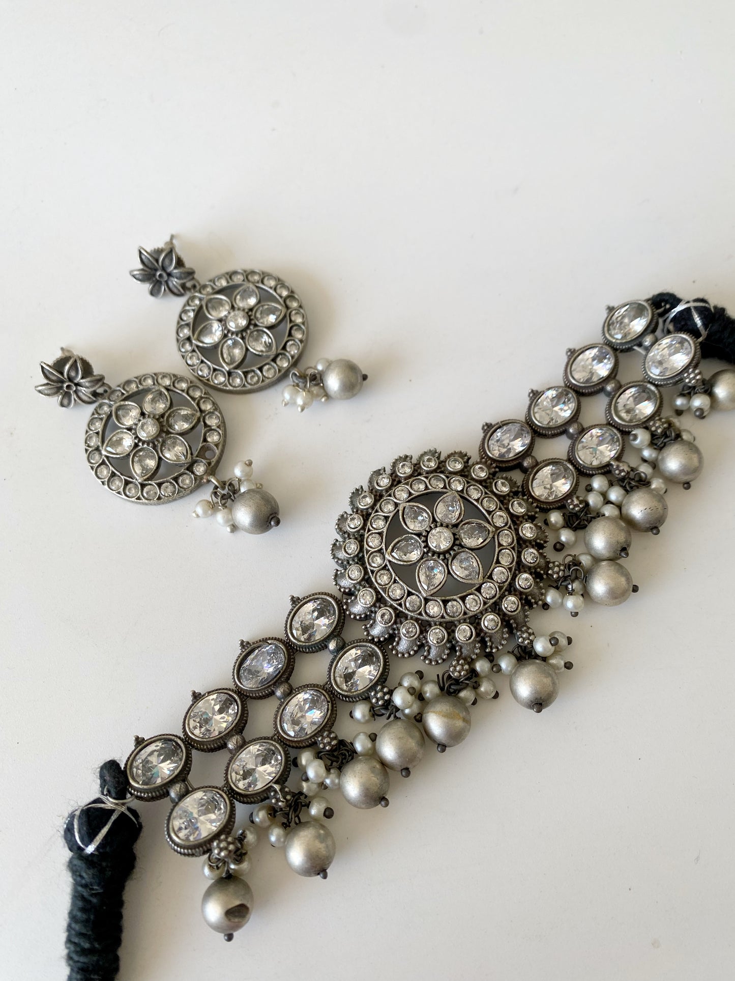 SILVERLOOKALIKE STONE CHOKER SET