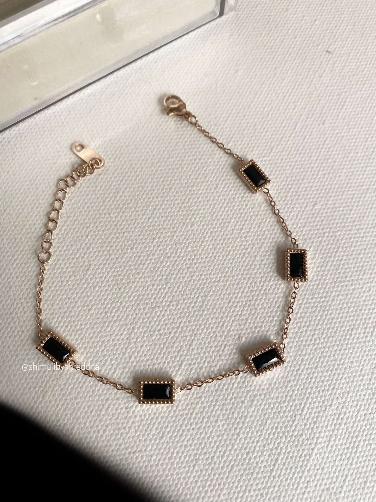 MAGNOLIA CHAIN BRACELET