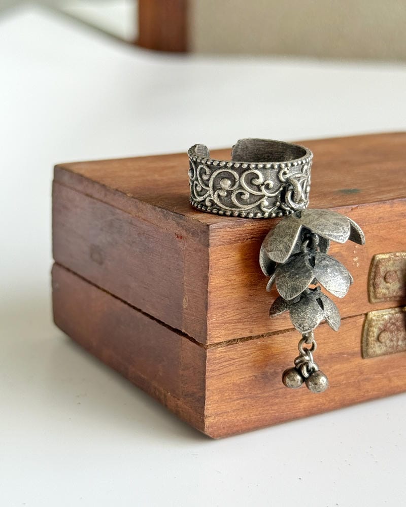 FLOWER LATKAN ADJUSTABLE RING