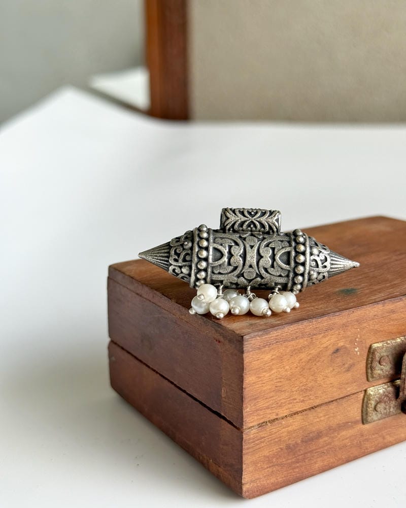 PEARL SILVERLOOKALIKE ADJUSTABLE RING