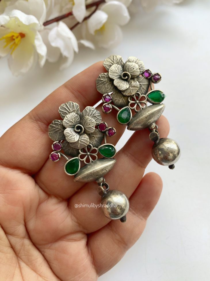 AALEKHYA STUD EARRINGS