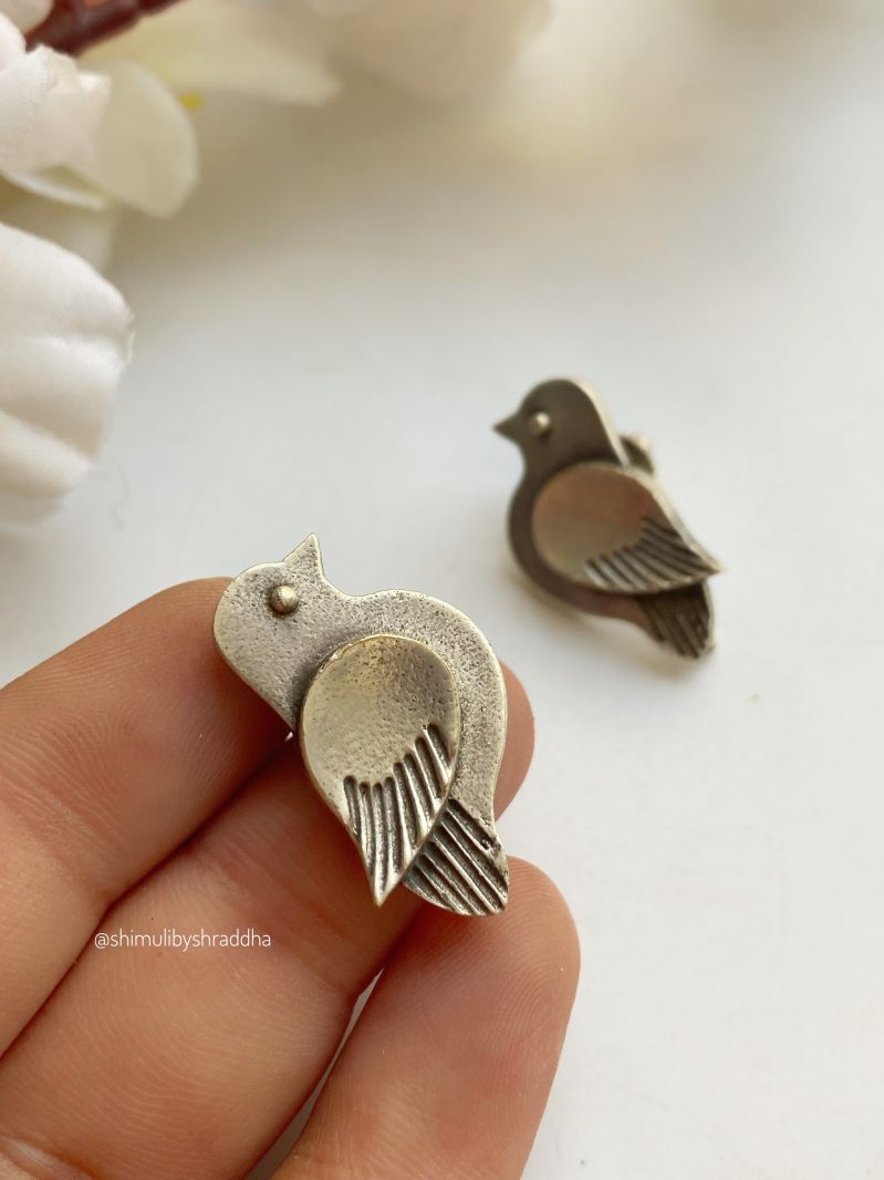KUHU STUDS