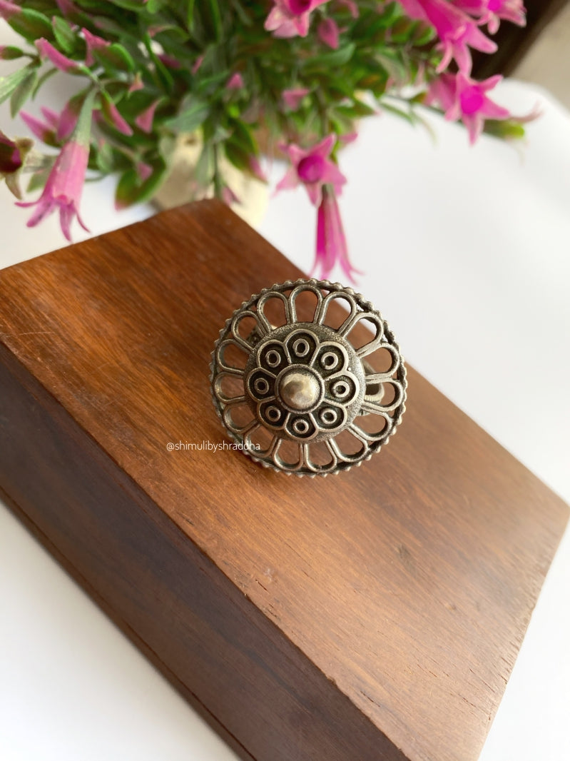 VANIKA ADJUSTABLE RINGS