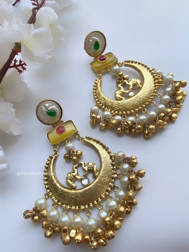 ADRUJA OVERSIZED CHANDBALI