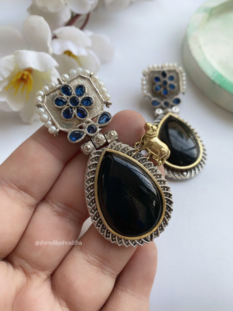 SONIKA DUAL TONE EARRINGS