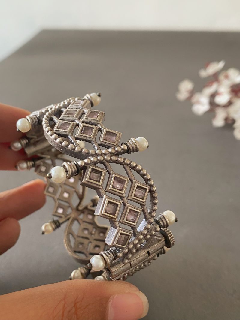 TANVI STONE BANGLE