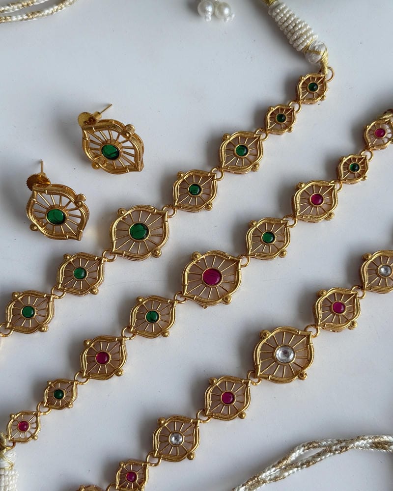 DAMINI SLEEK CHOKER SET