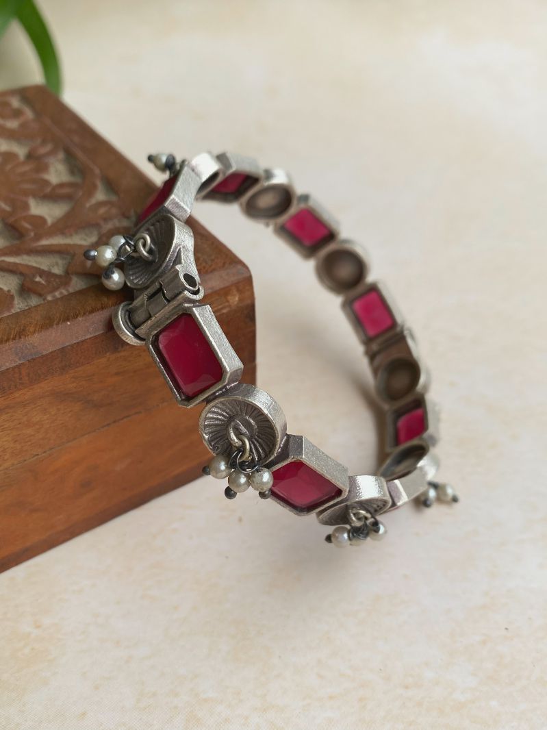 AAHELI STONE BANGLE