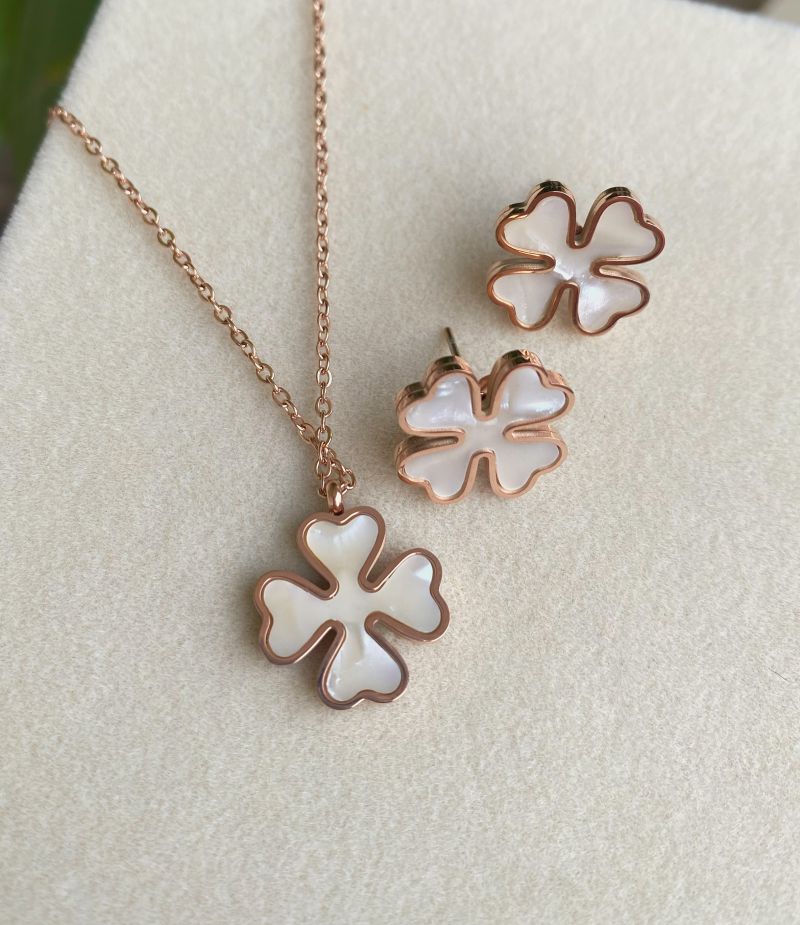 DAISY NECKLACE SET