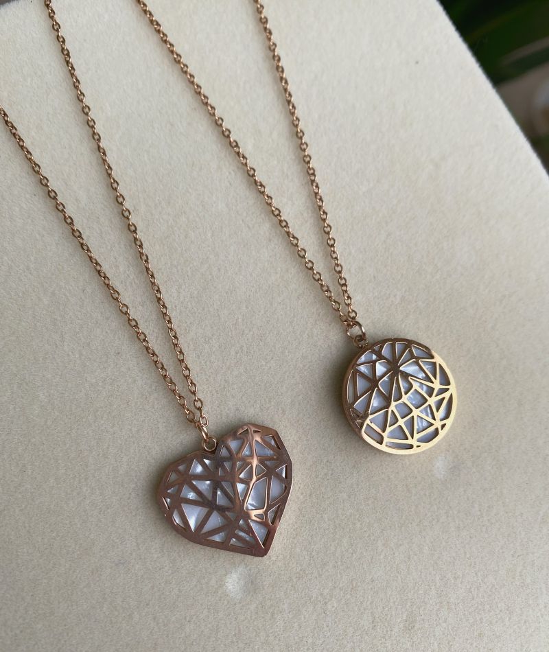 EMERYL NECKLACE SET