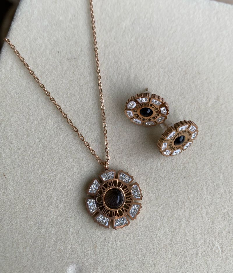 FLOWER NECKLACE SET