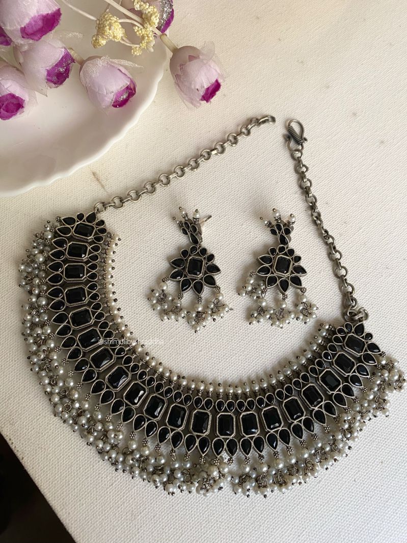 ARCHANA NECKLACE SET