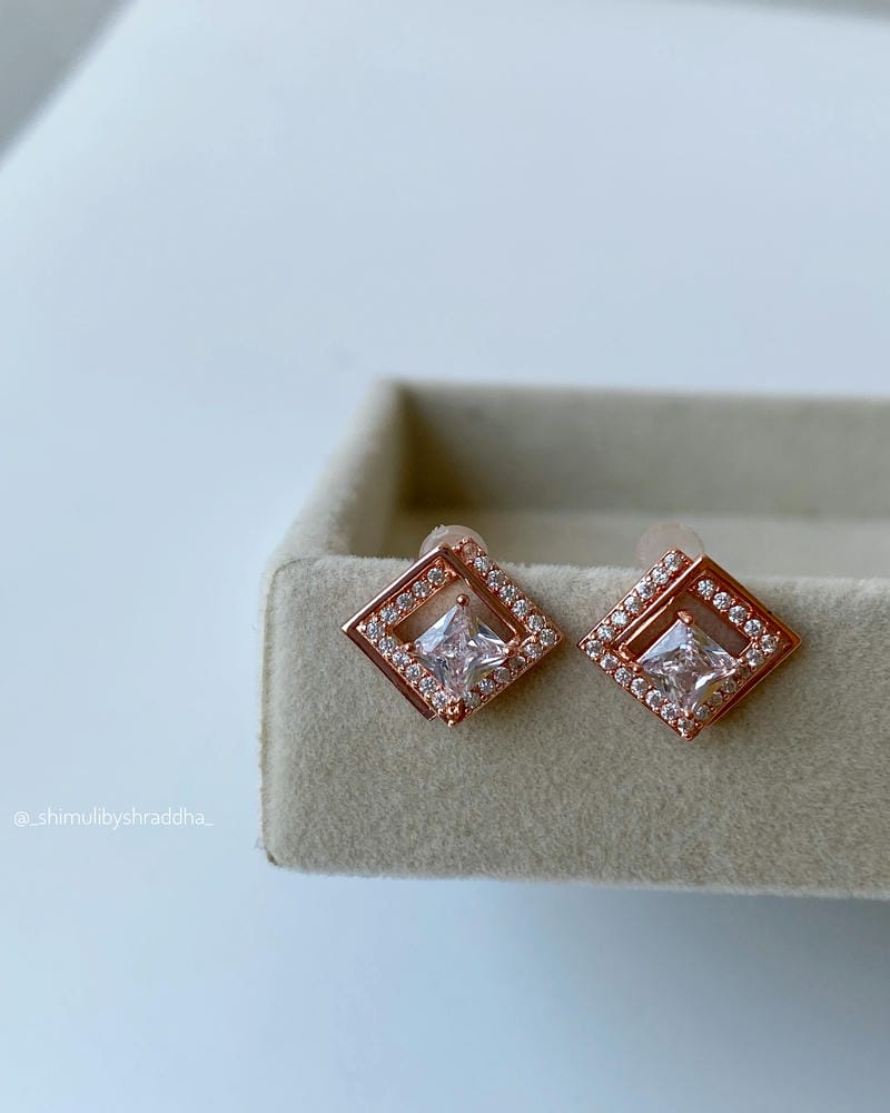 LESLIE STUD EARRINGS