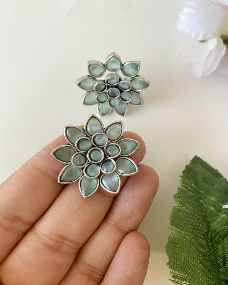 AARCHI STUD EARRINGS