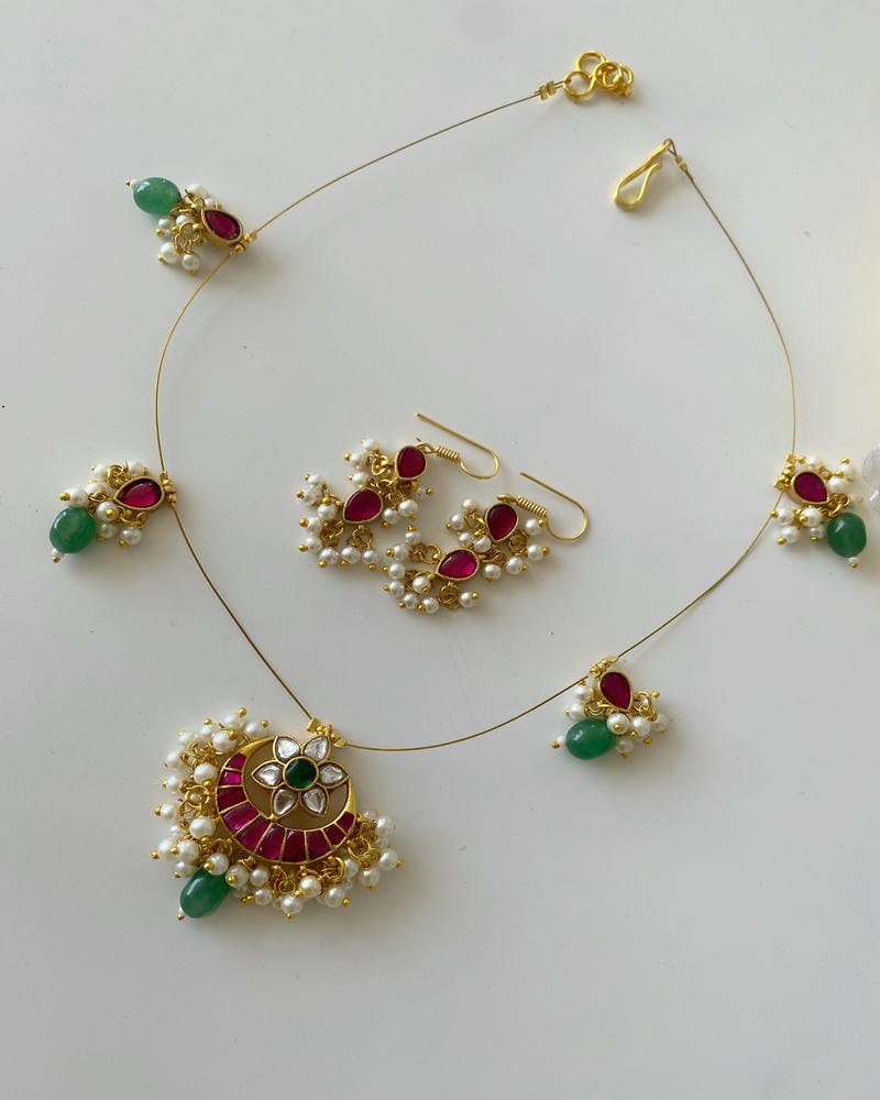 INVISIBLE CHAIN NECKLACE SET