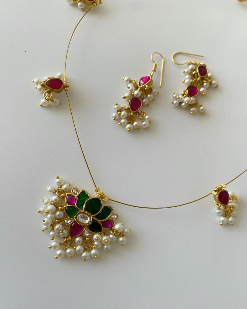 INVISIBLE CHAIN NECKLACE SET