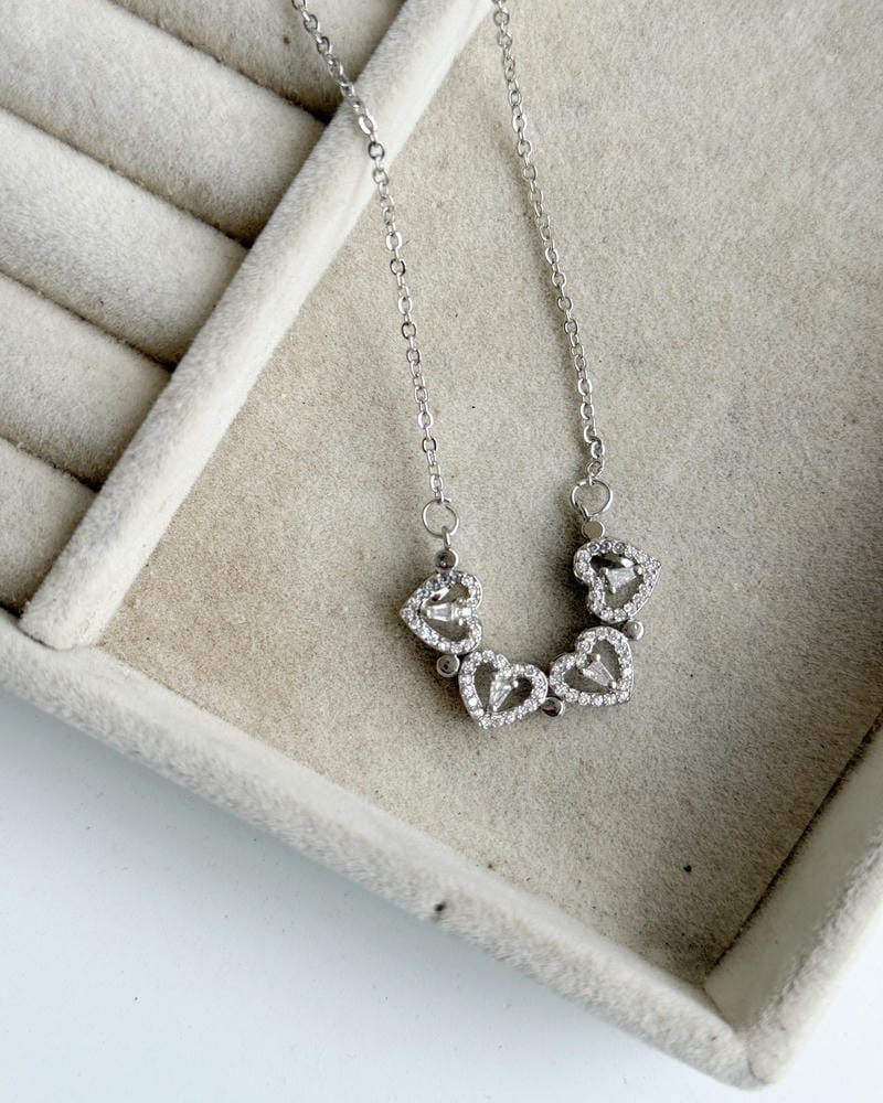 JASMINE MAGNETIC HEART CHAIN