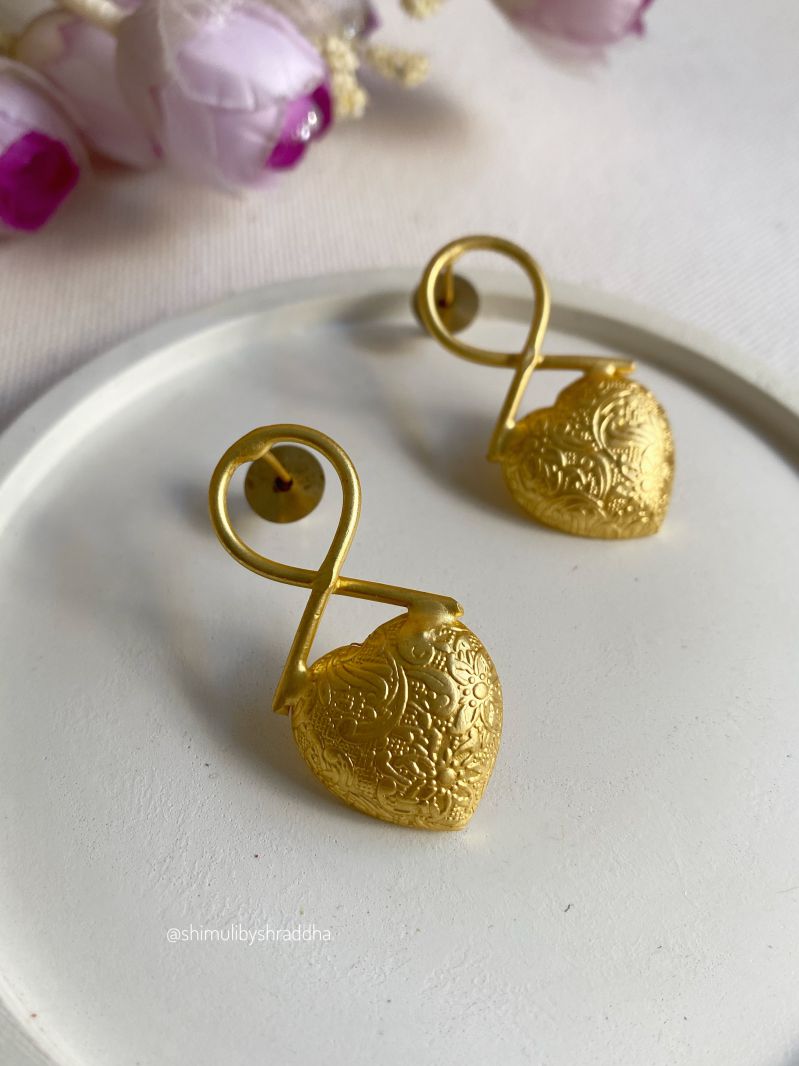 HEART STUDS