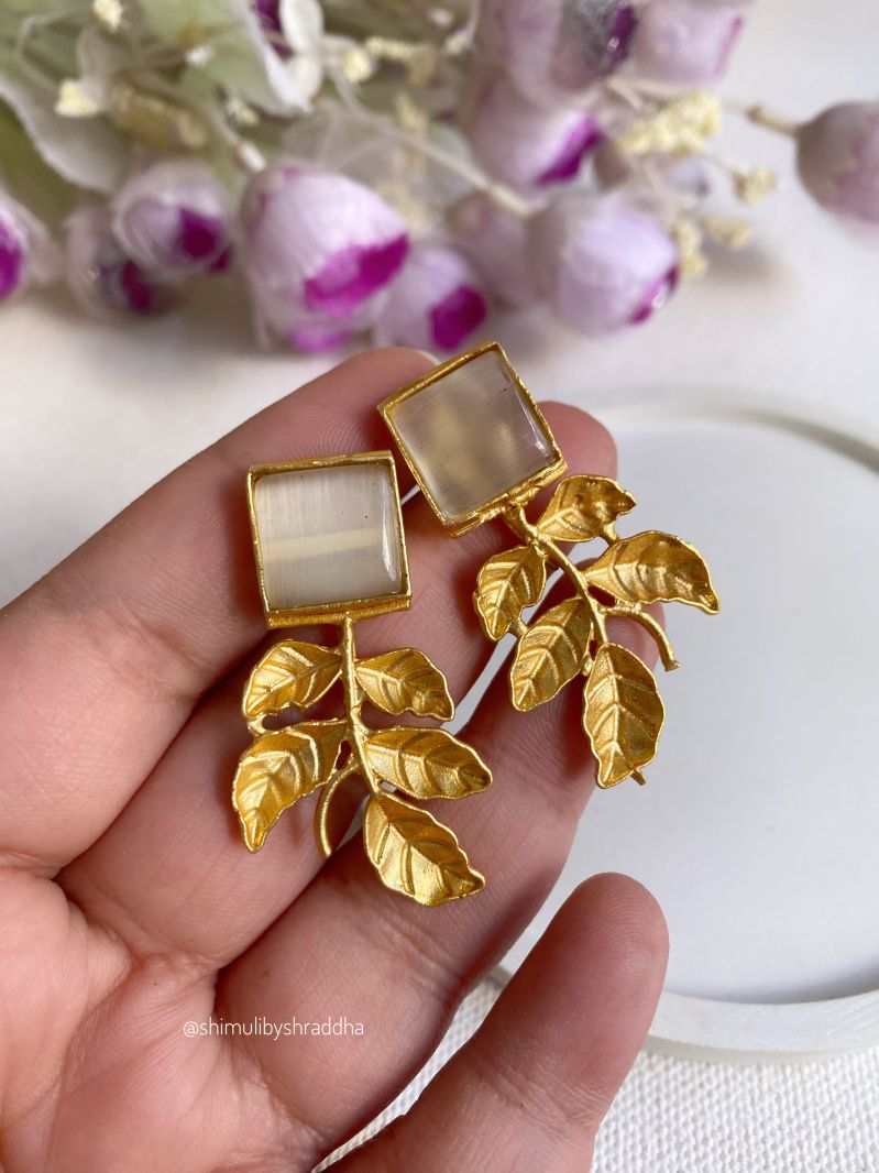 BRASS STONE DANGLERS