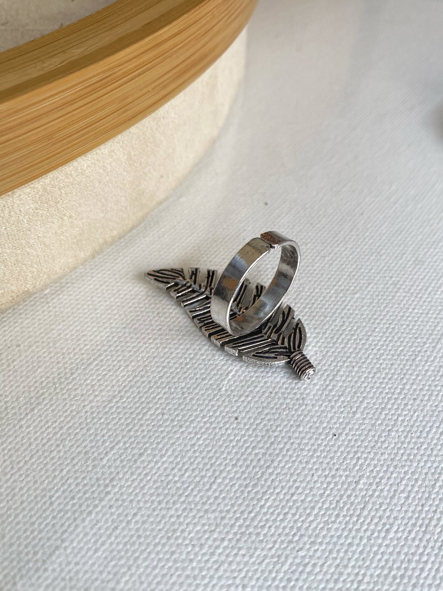 LEAF OXIDISED RINGS