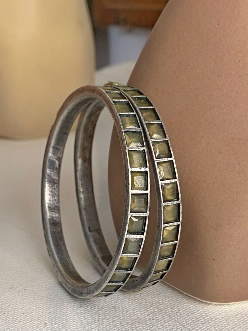 FARIDA STONE BANGLE