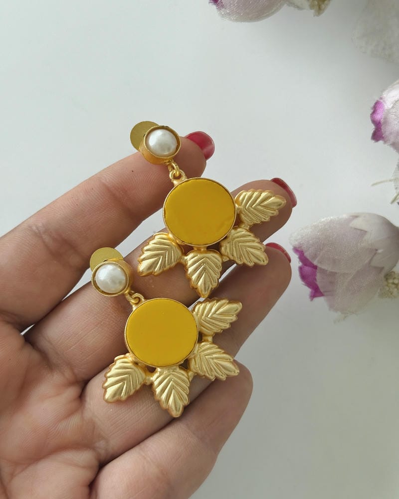 BRASS FLOWER DANGLERS