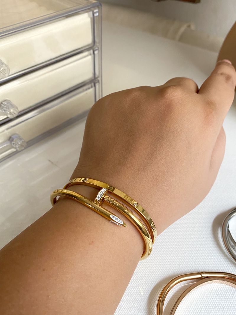 NAIL AND BASIC SET OF TWO PCS BRACELETS