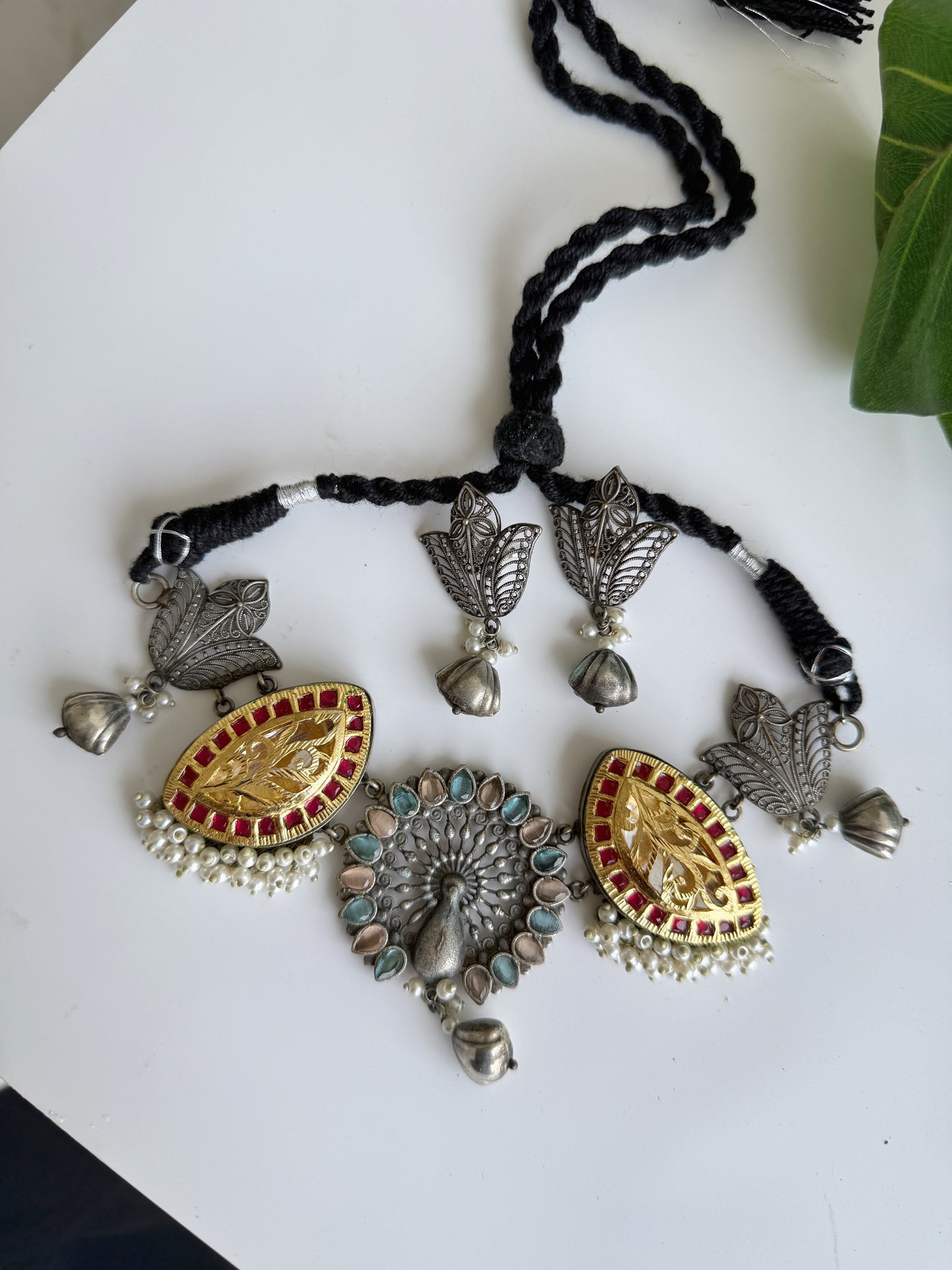 MRUNMAYEE CHOKER SET
