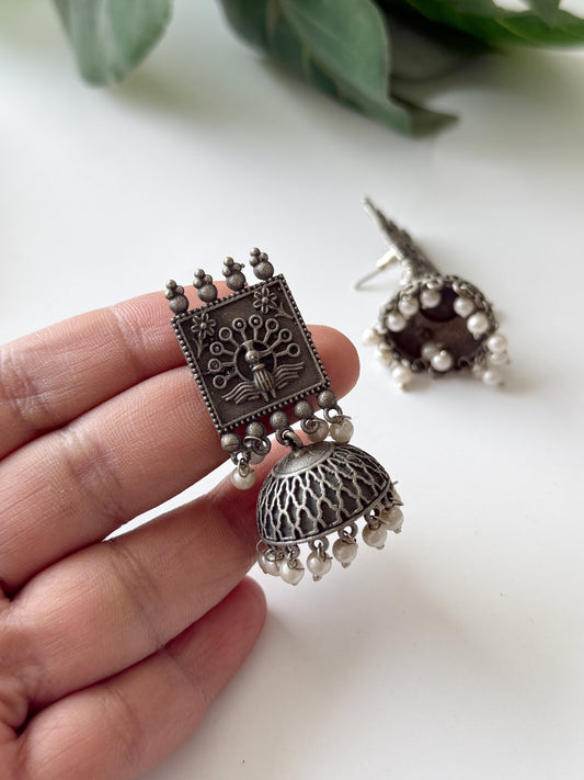 KAVISHA PEARL JHUMKA