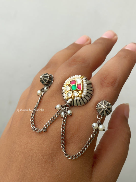 TEJASHI KUNDAN CHAIN RING