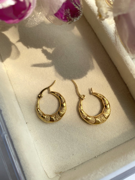 JUNIPER GOLD HOOPS