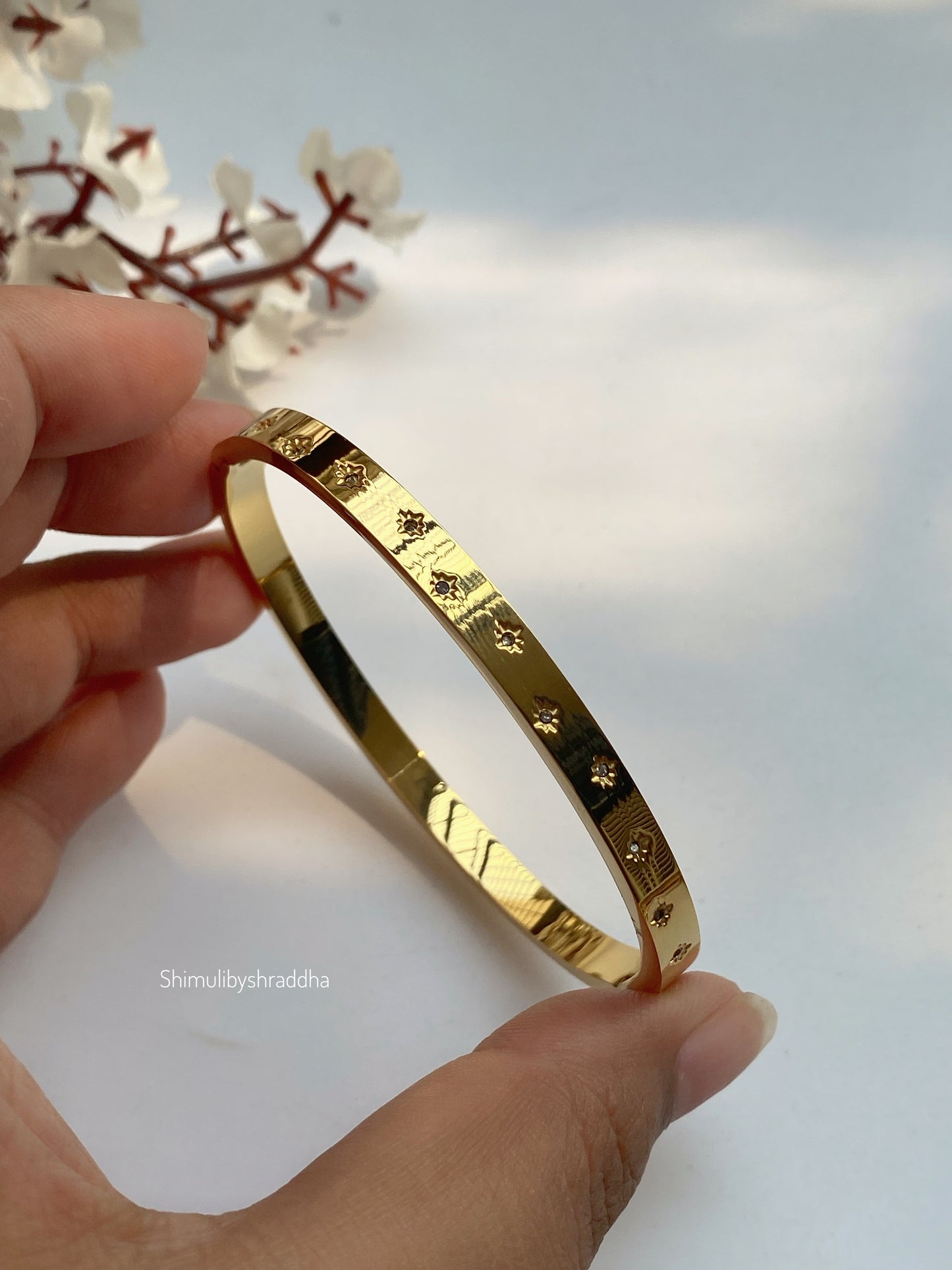 BELLA BRACELET - GOLD