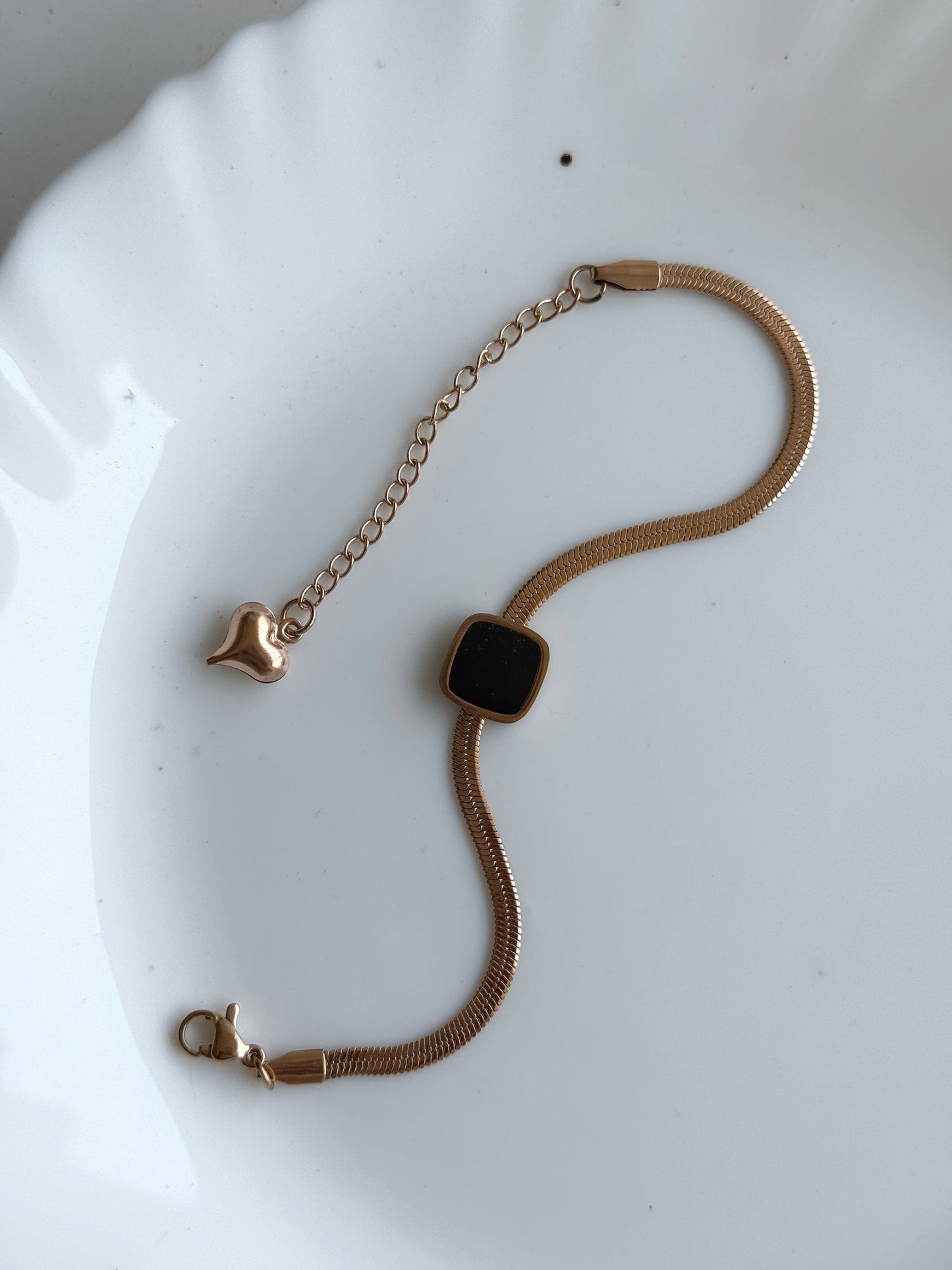 MOLLIE CHAIN BRACELET