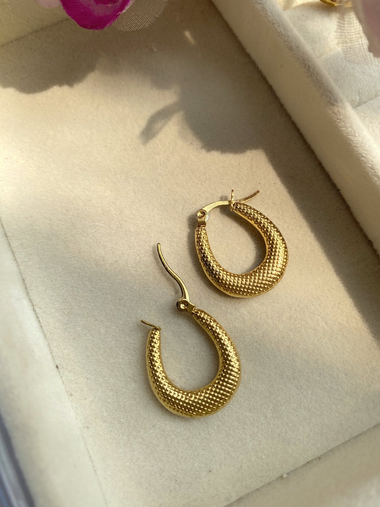 VIVIAN GOLD HOOPS