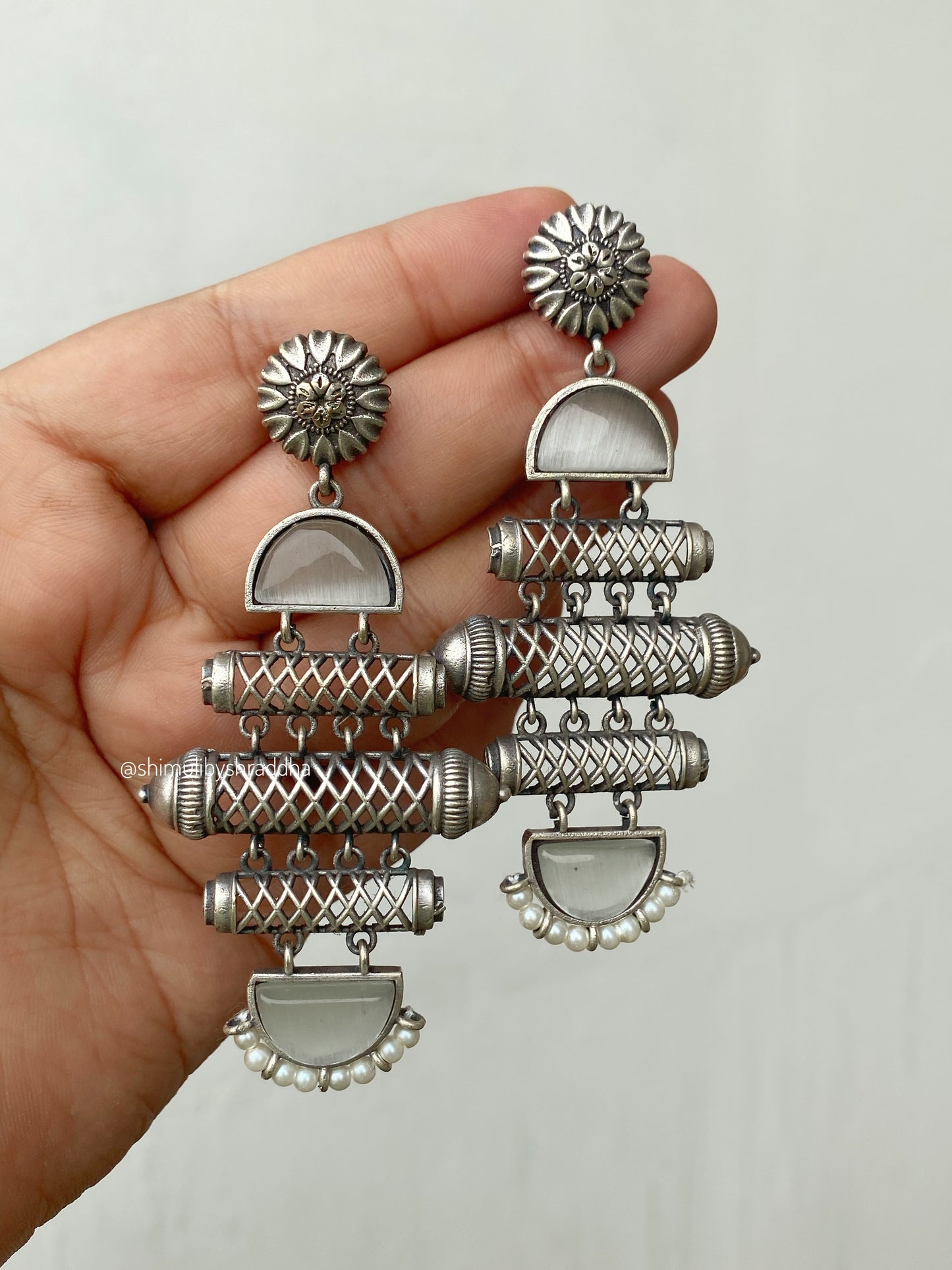 ARNAVI EARRINGS