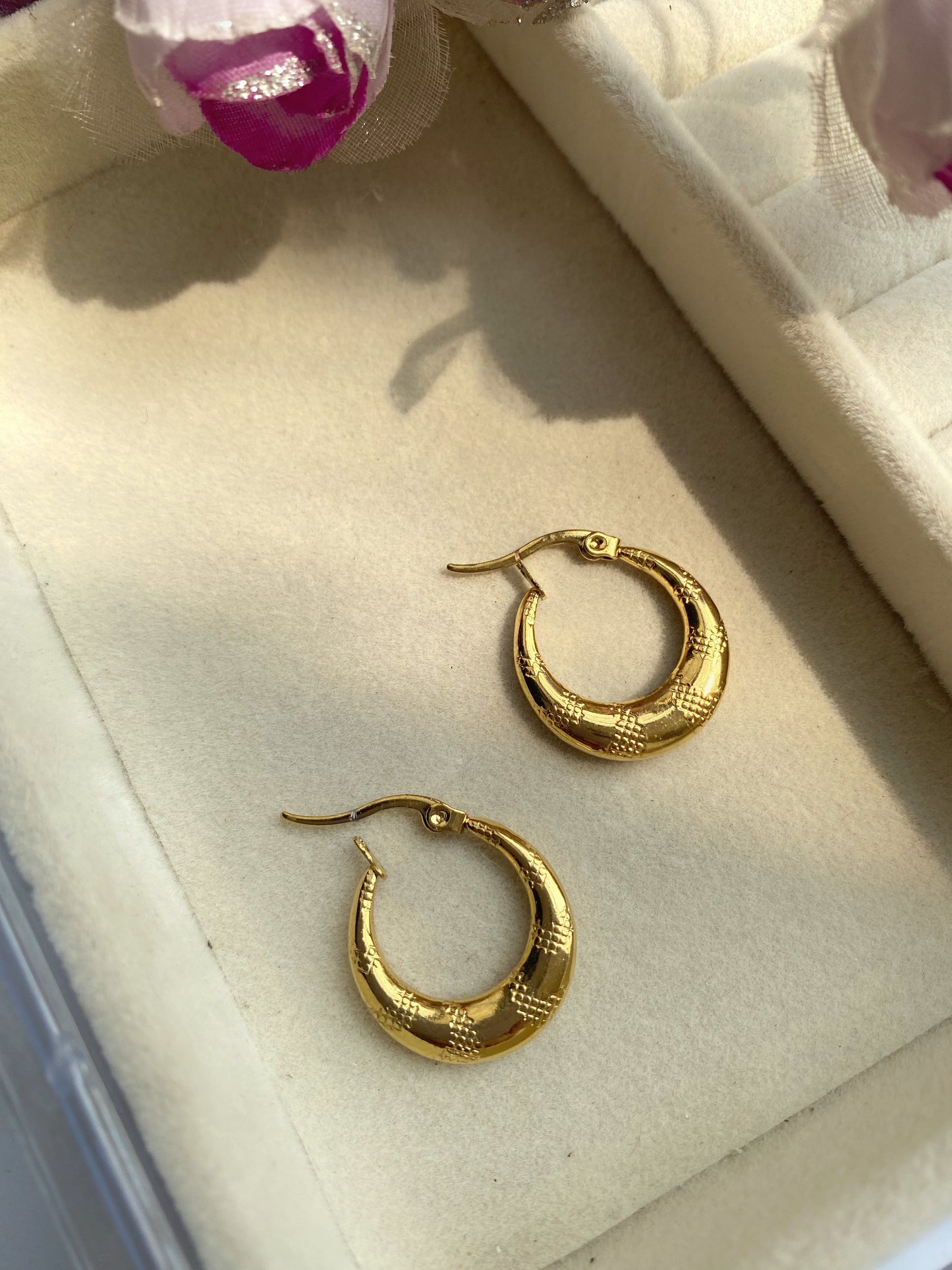 VERA GOLD HOOPS