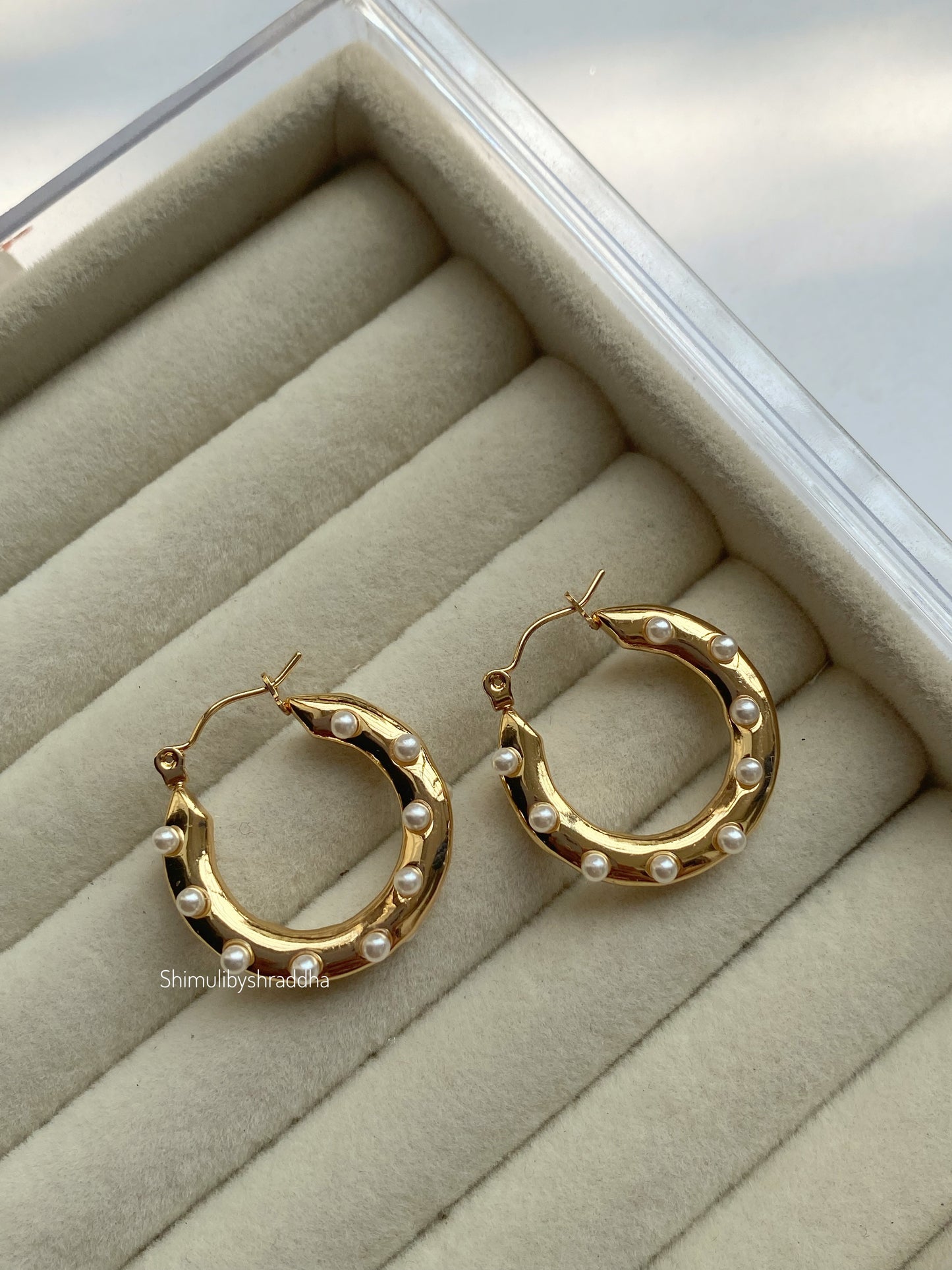 HAVEN PEARL HOOPS