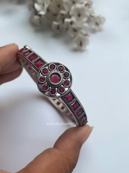 DEVANSHI STONE BANGLE