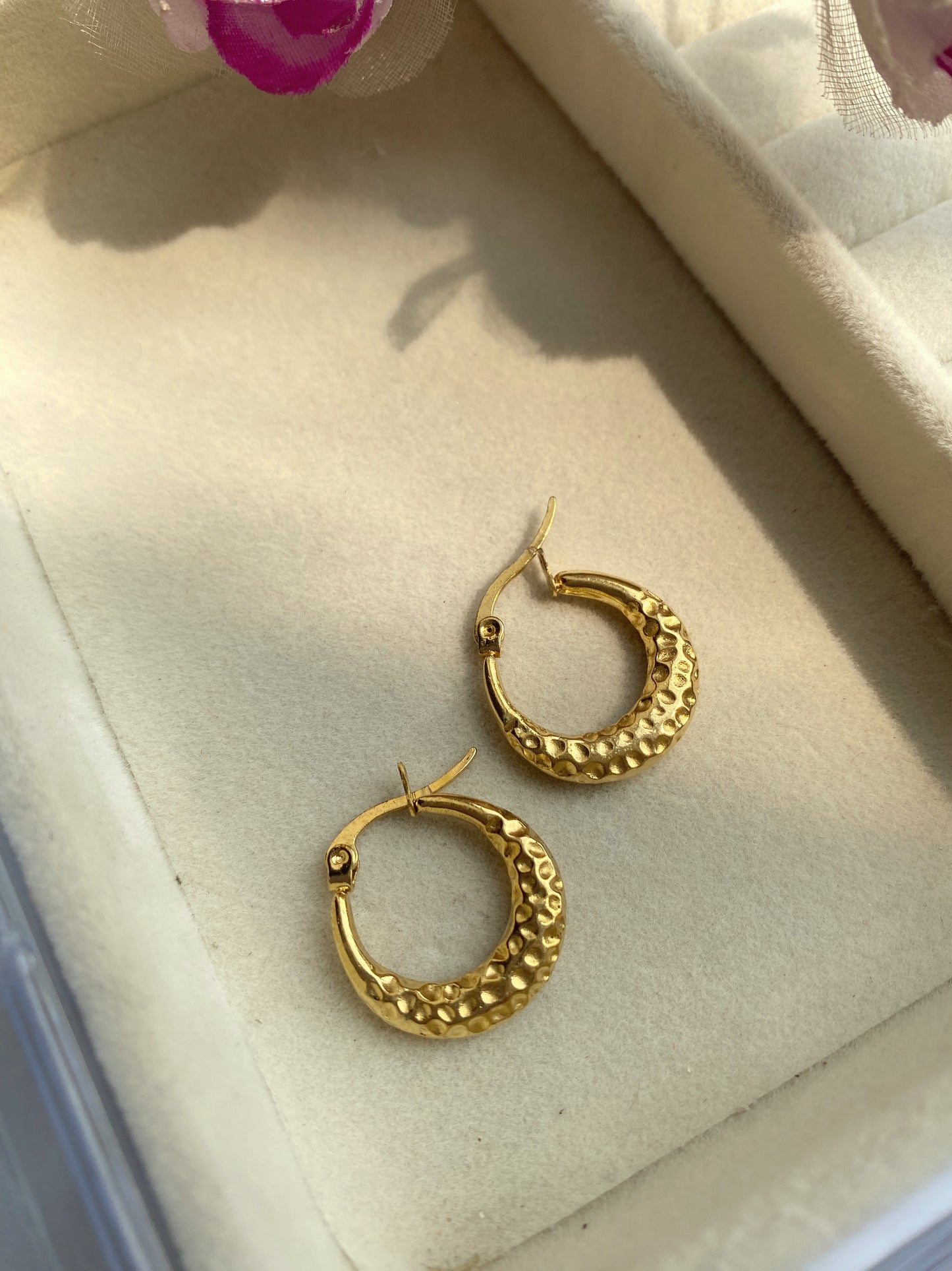 QUINE GOLD HOOPS