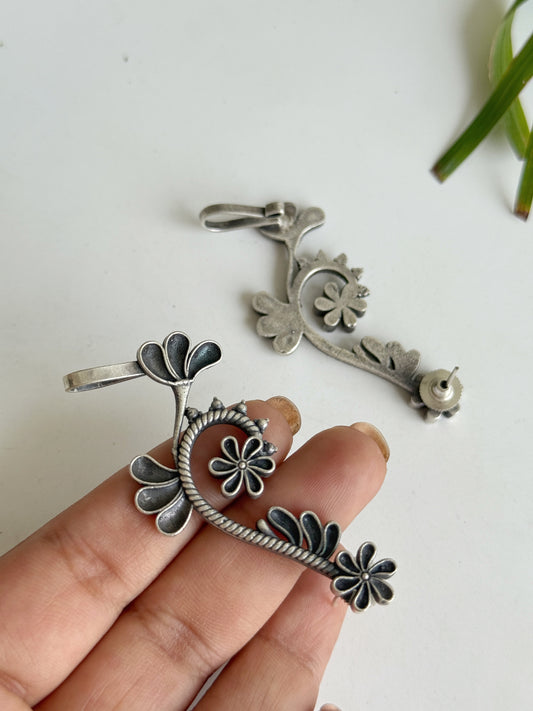 OJASVI CUFF EARRINGS