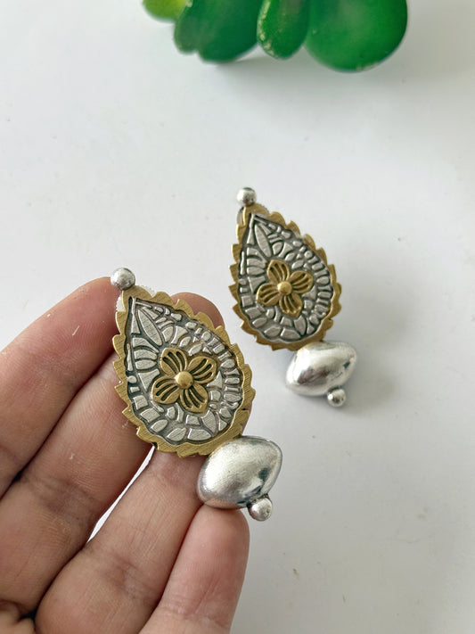 KALASH DUAL TONE EARRINGS