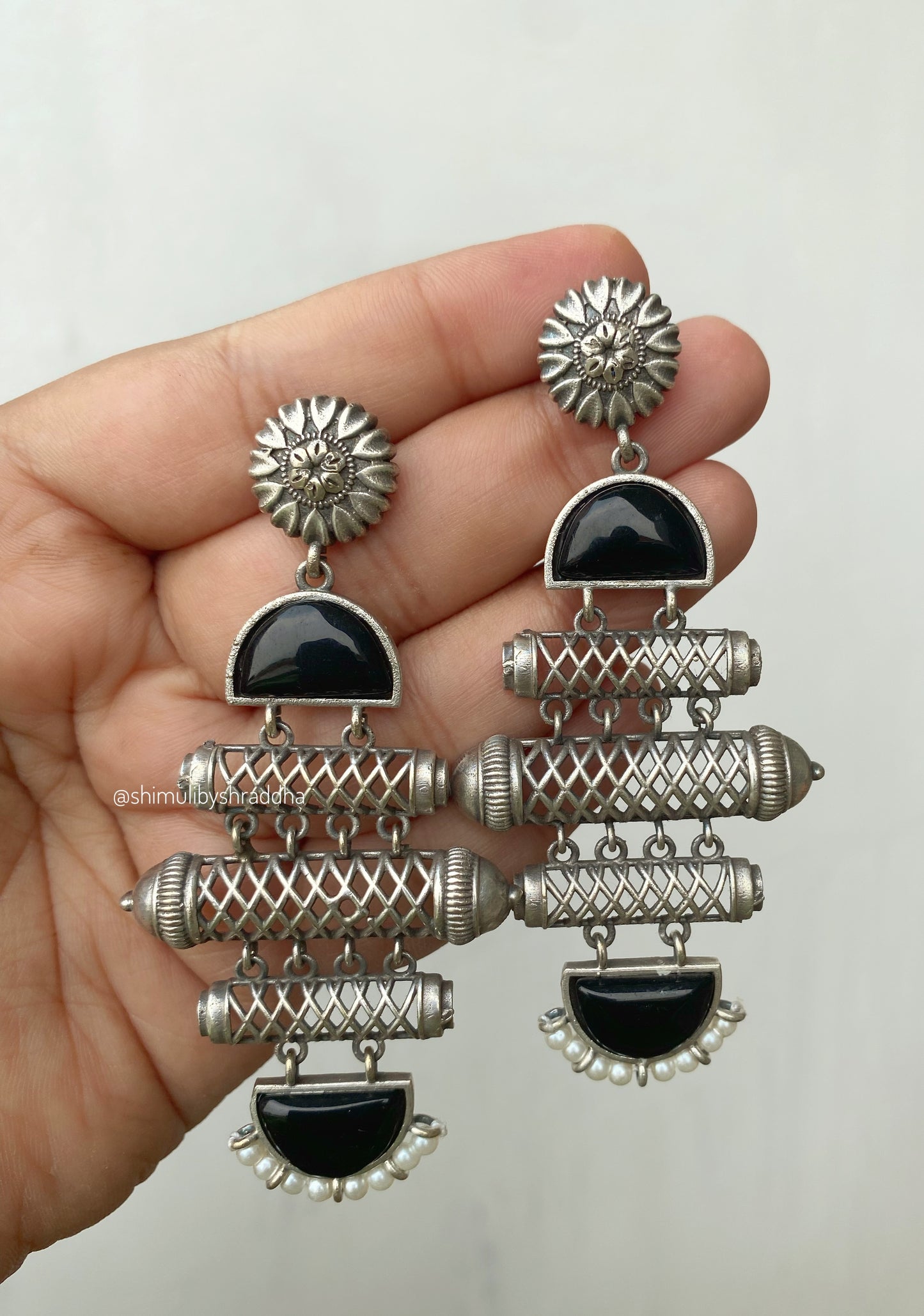 ARNAVI EARRINGS