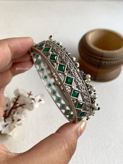 NITHARA PEARL STONE BANGLES