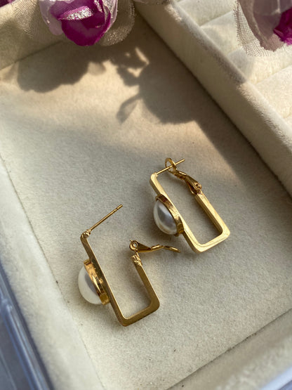 LEIA GOLD HOOPS